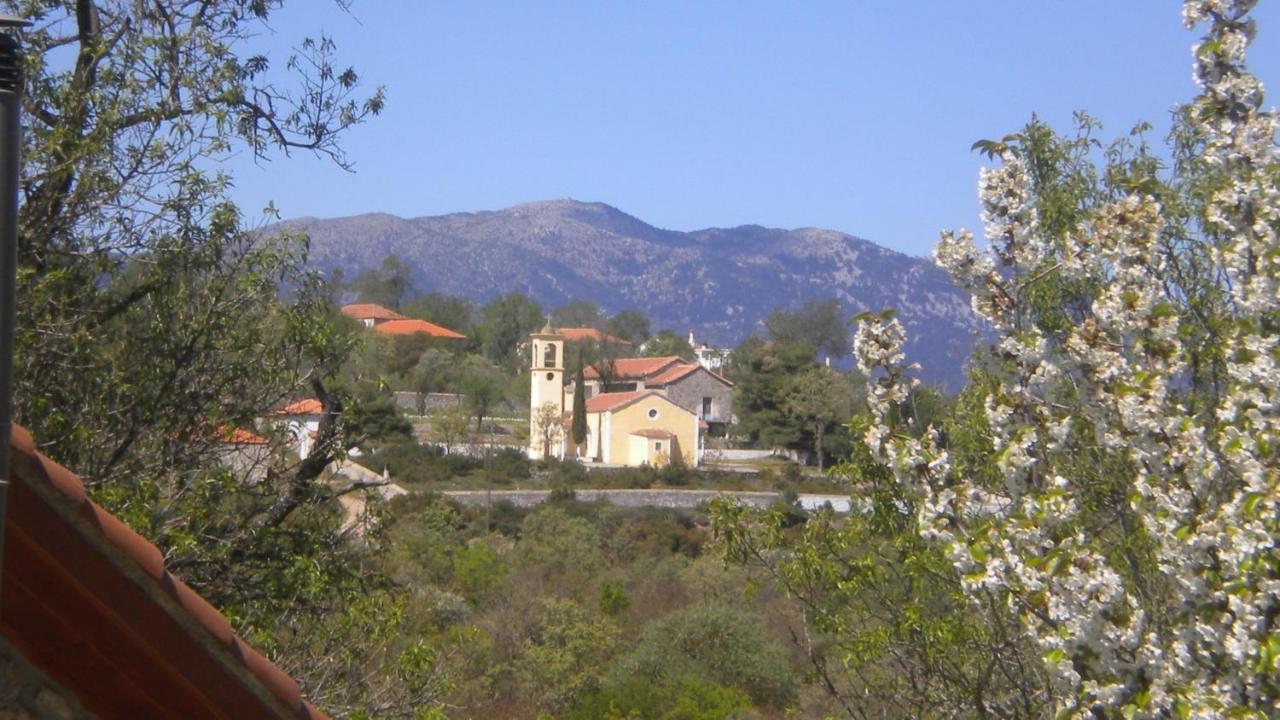 Villa Stone House in a quiet landscape, Leonidion Esterno foto