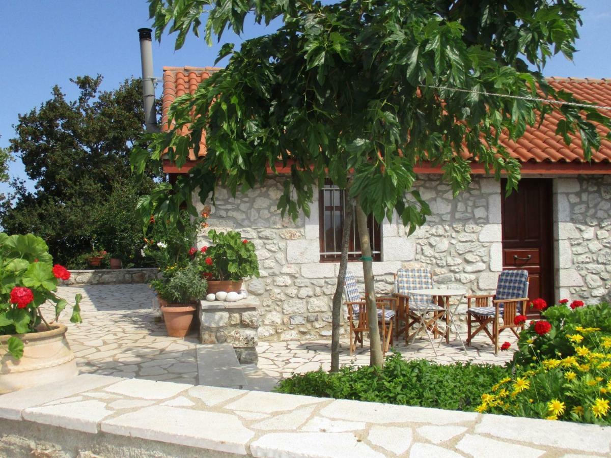 Villa Stone House in a quiet landscape, Leonidion Esterno foto