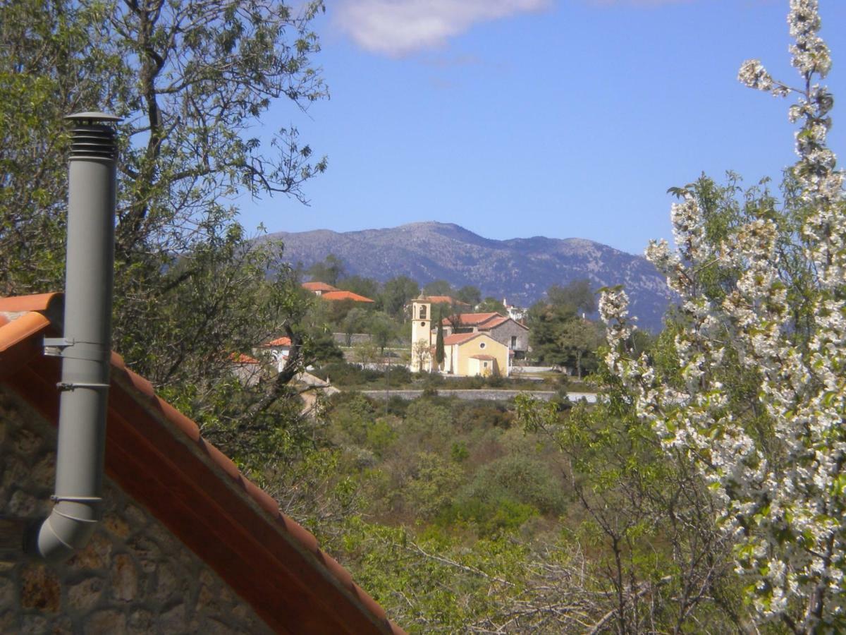 Villa Stone House in a quiet landscape, Leonidion Esterno foto