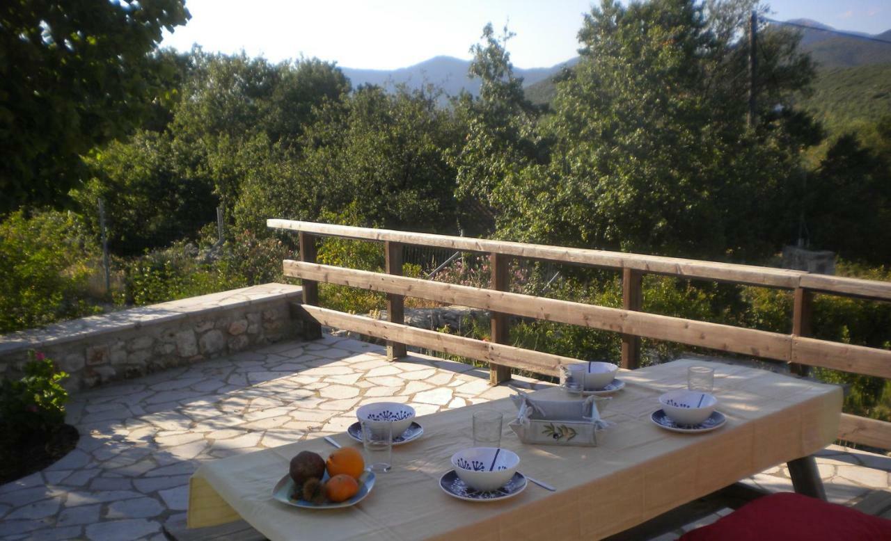 Villa Stone House in a quiet landscape, Leonidion Esterno foto
